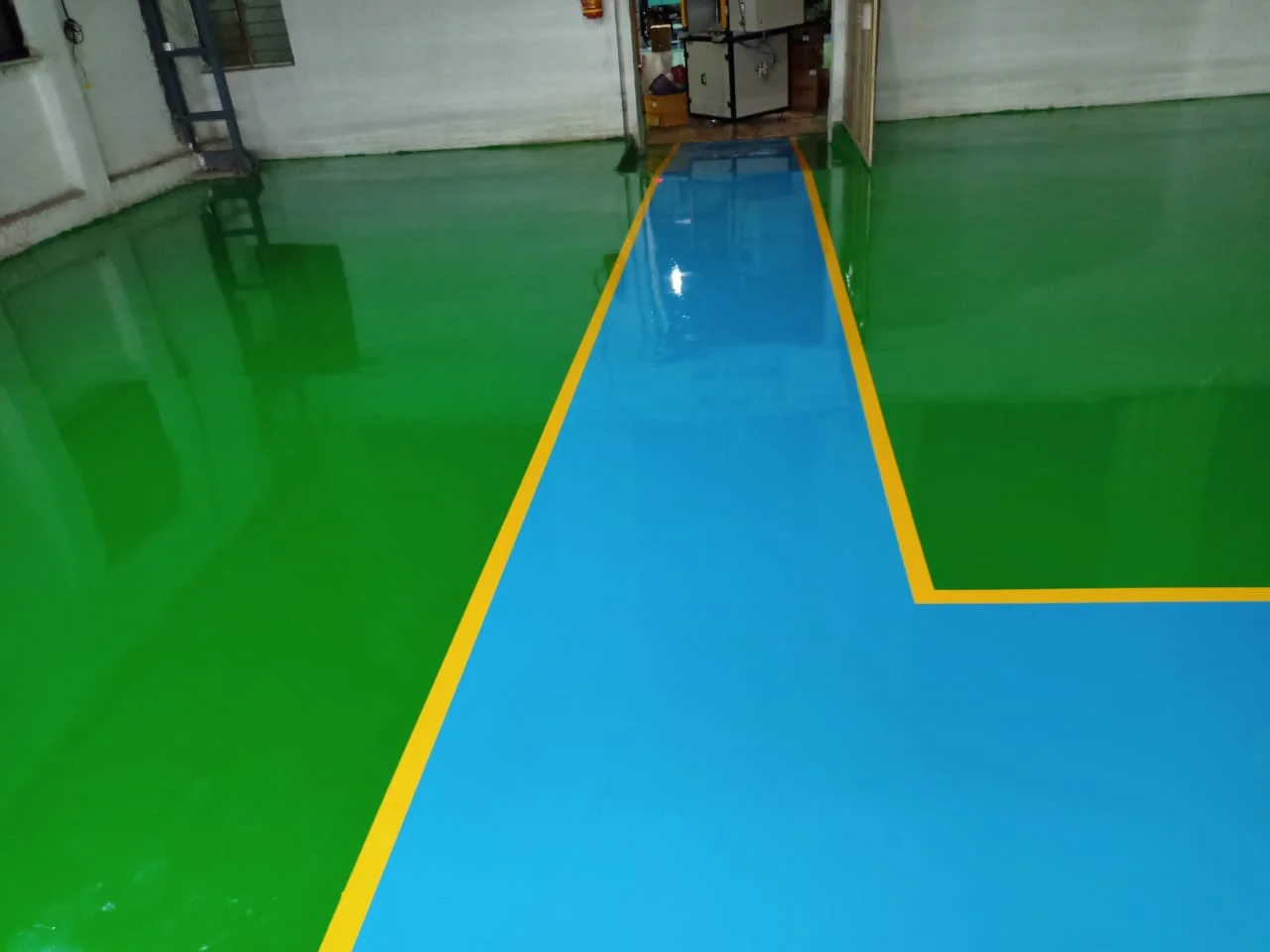UCRETE MF (Smooth) vs UCRETE HF (Textured): Which One Should You Choose?